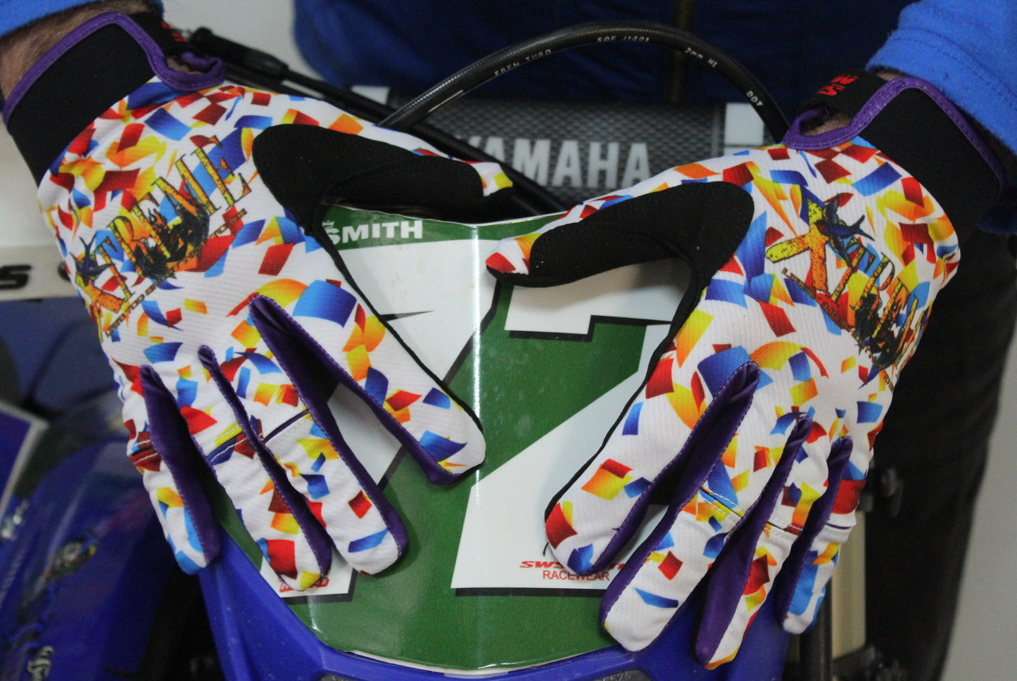 Xtreme Gloves Confetti White