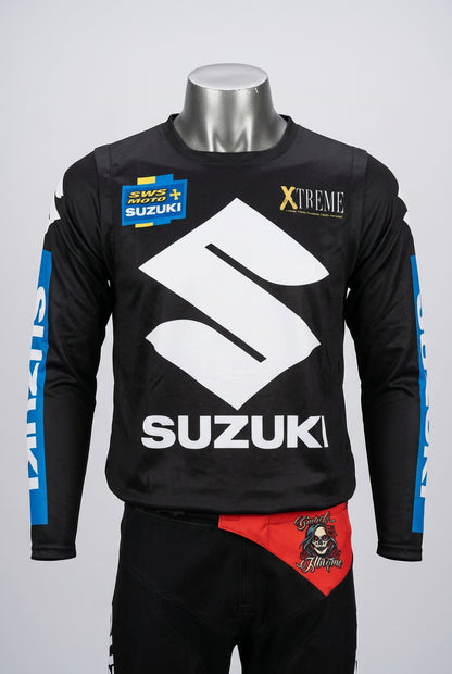 Xtreme Suzuki kit Black White